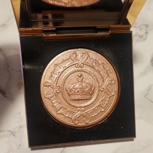Pat McGrath Lunar Nude highlighter